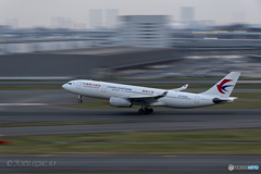 Jet airliner