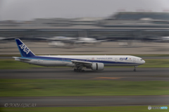 Jet airliner