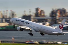 Jet airliner