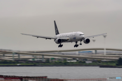 Jet airliner