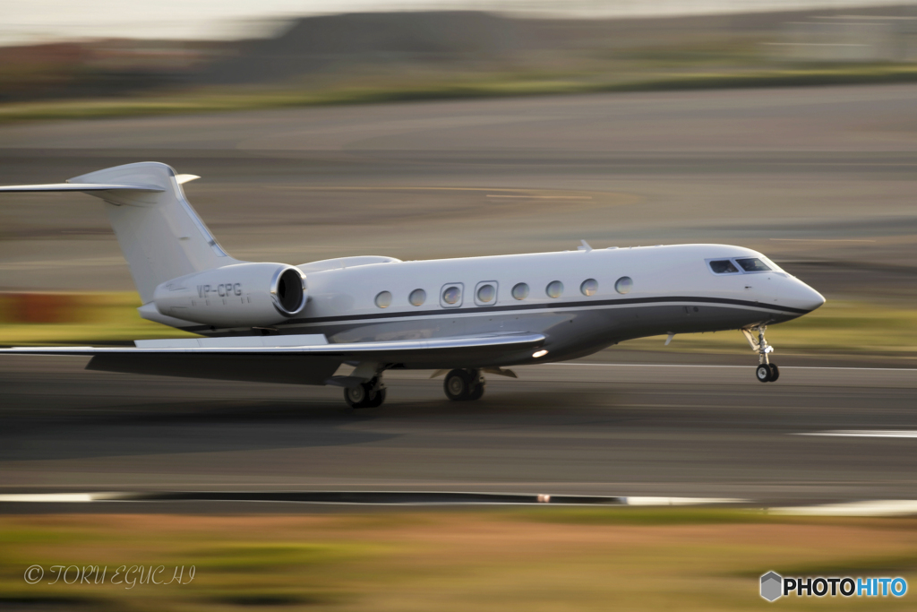 Jet airliner