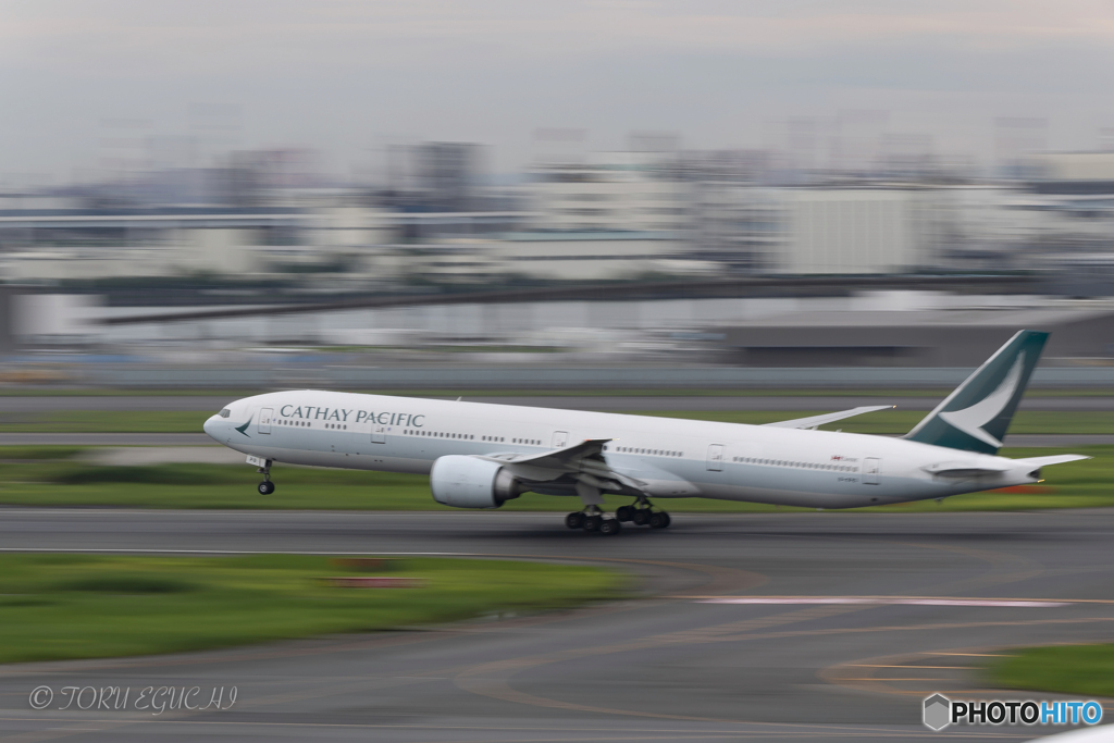 Jet airliner