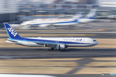Jet airliner