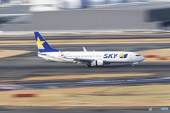 Jet airliner