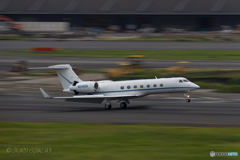 Jet airliner