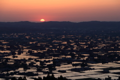 夕暮れの散居村