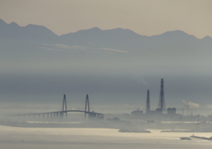 朝の新湊大橋