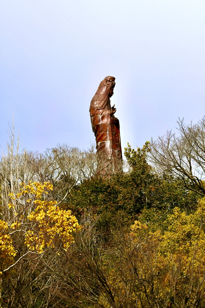 Kobo Daishi statue seen from the side