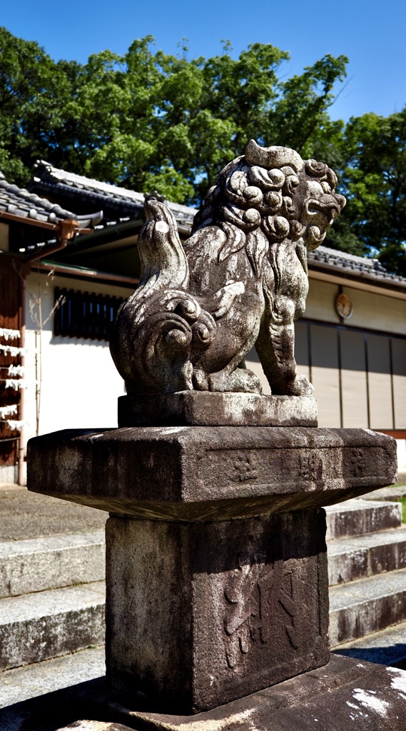 岩滑八幡社の狛犬