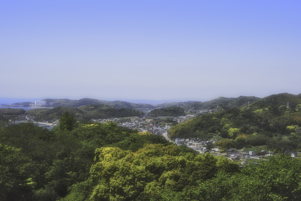 山間部の町並み
