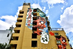 派手なマンション