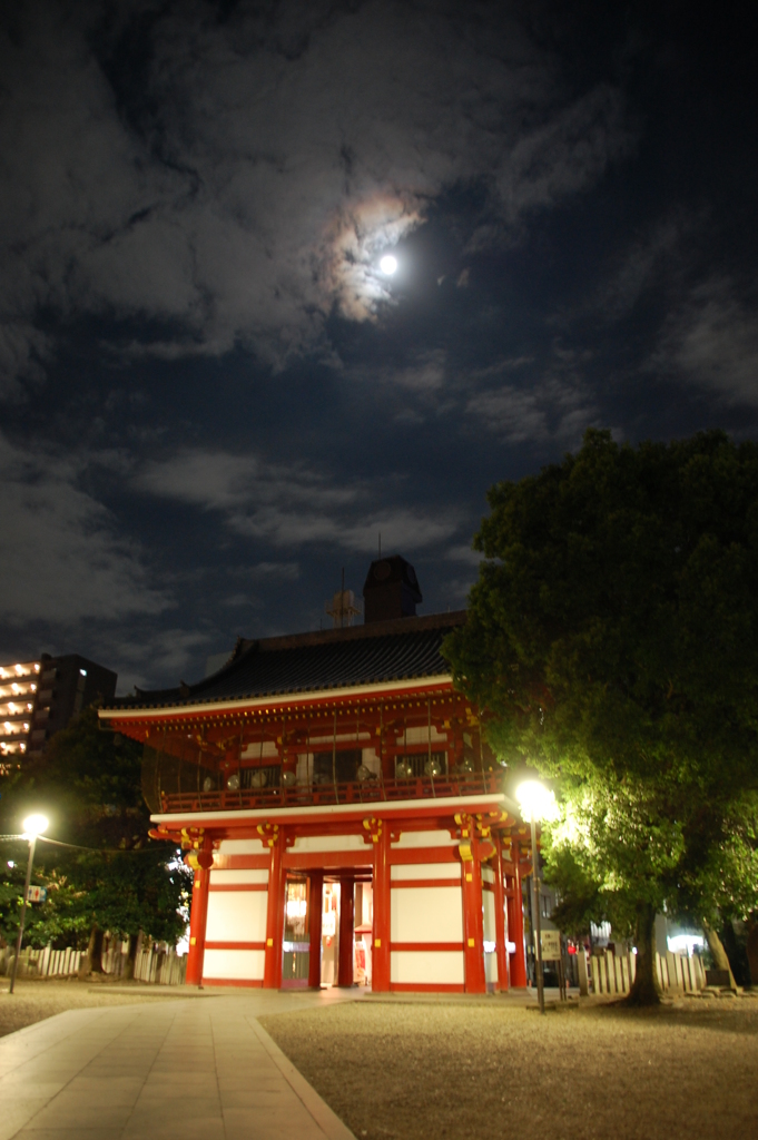 大須観音でお月見