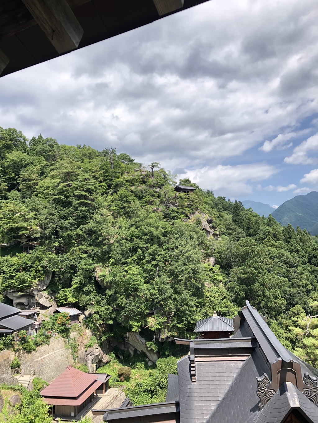 奥の院