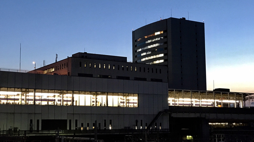 夕暮れの大宮駅