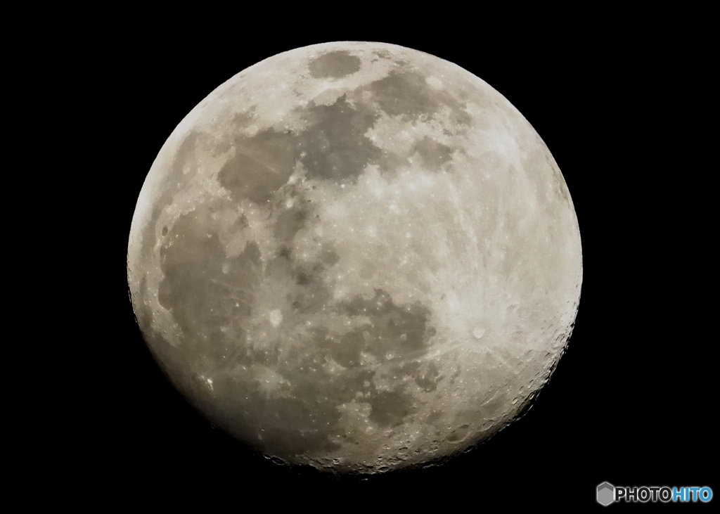 明月（めいげつ）が闇夜を照らすように