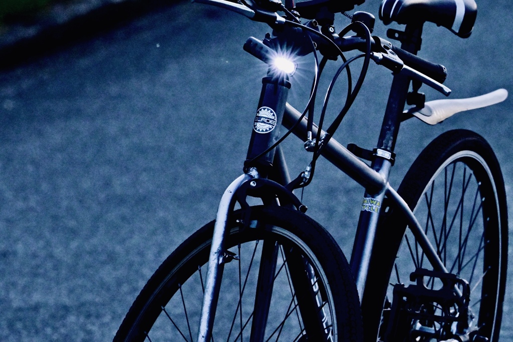 夕暮れの自転車　