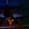 夕暮れ時の飛行機