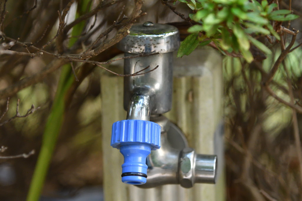 試し撮りの水栓