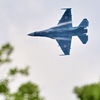 大空を飛ぶ戦闘機