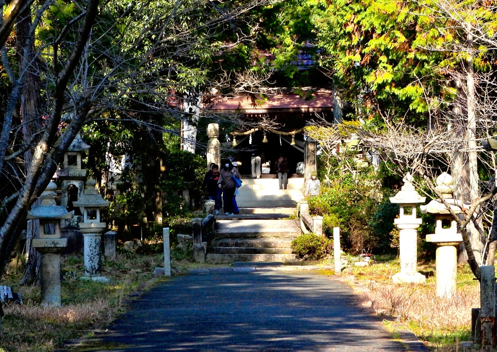 小さな氏神様大切に致しましょう！