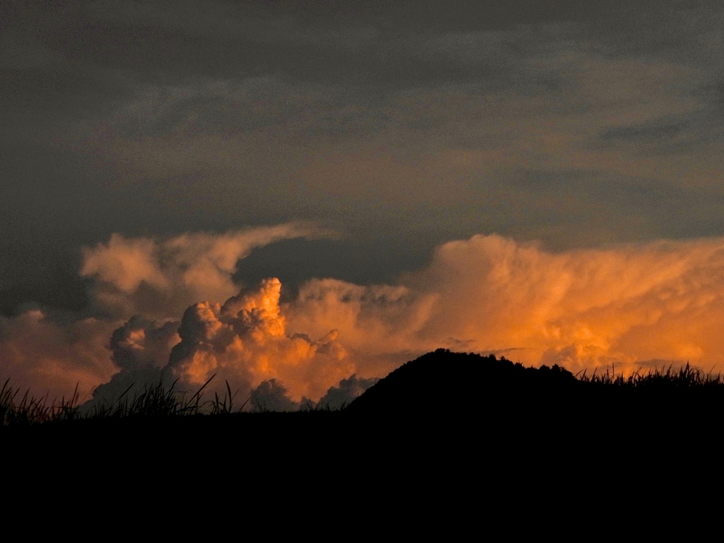  不安な夕景