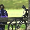 自転車と女性