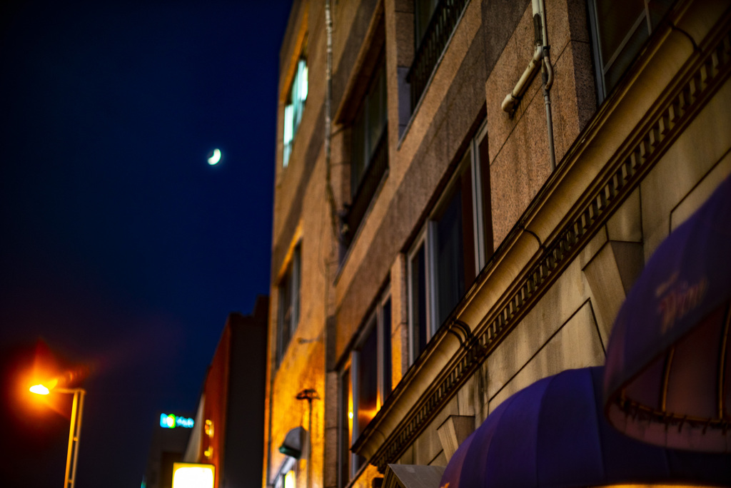 古めかしいビル