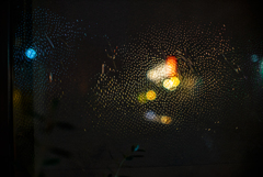 ガラスに映る光