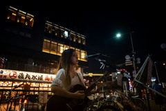 路上ライブ　坂元ルナさん