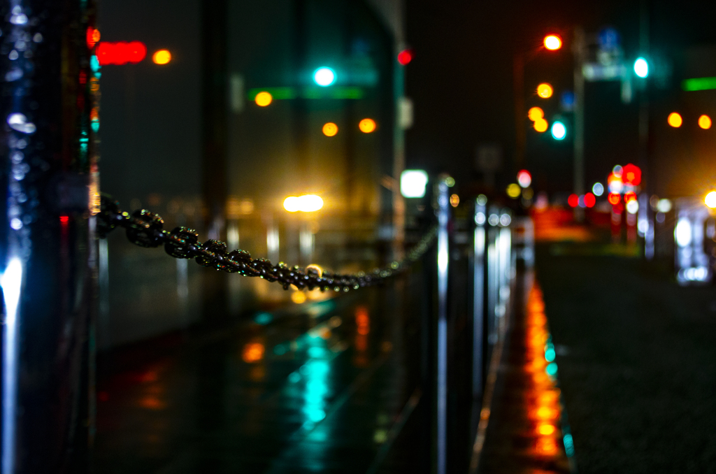 雨　鎖　道路