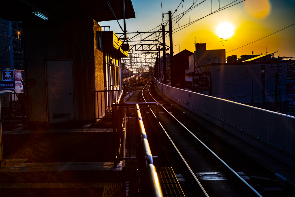 夕方の姪浜駅