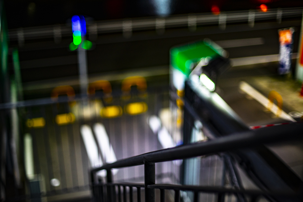 立体駐車場の階段