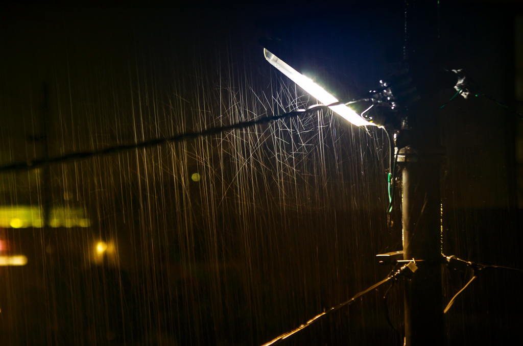 降り止まぬ雨