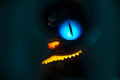 鍵穴を覗くと 鍵穴を覗くと