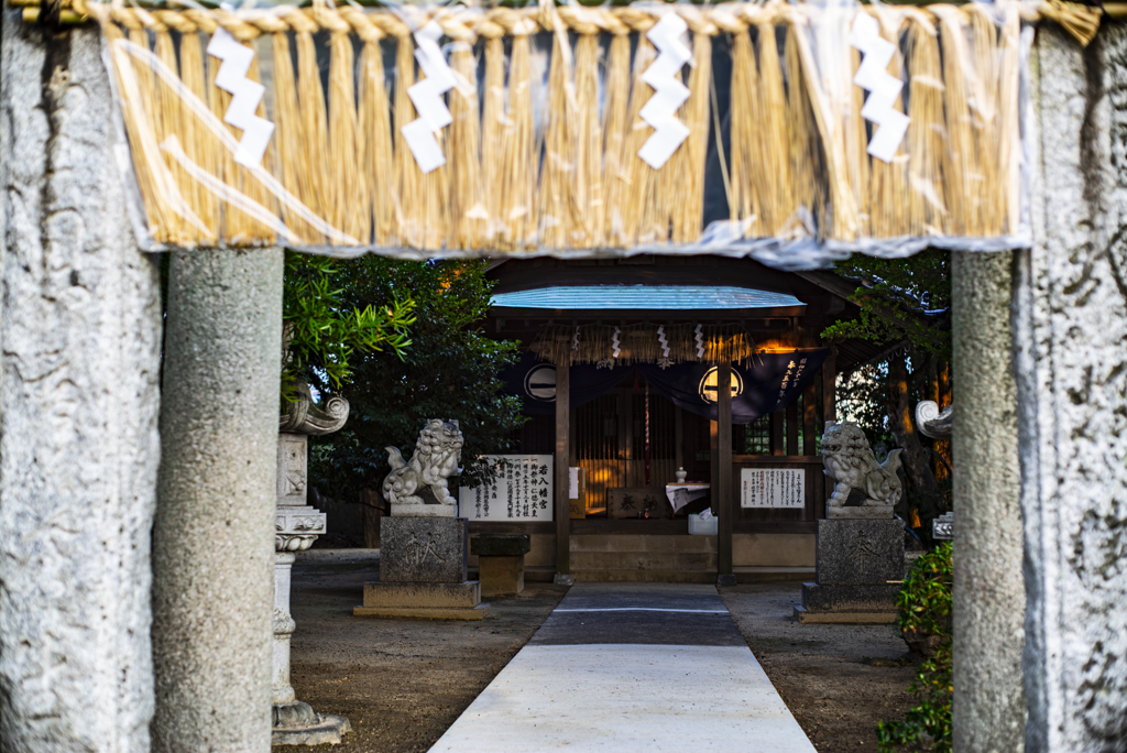 小さな神社の小さな正月