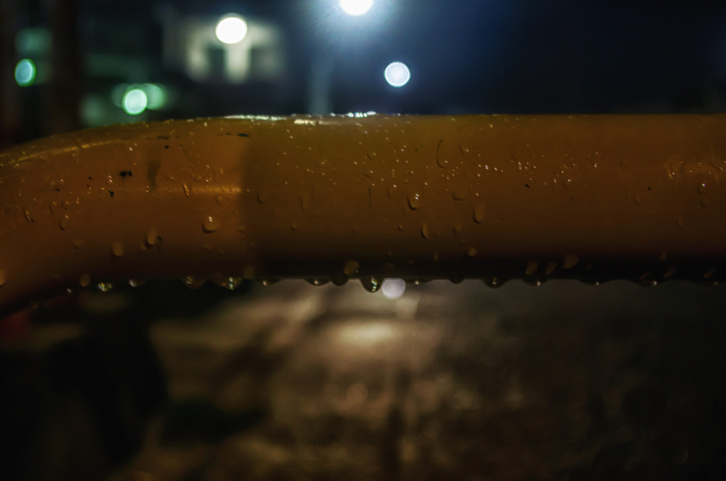 まだまだ降り止まぬ雨