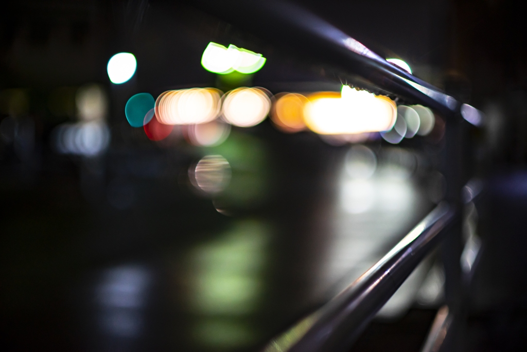 雨　ガードレール