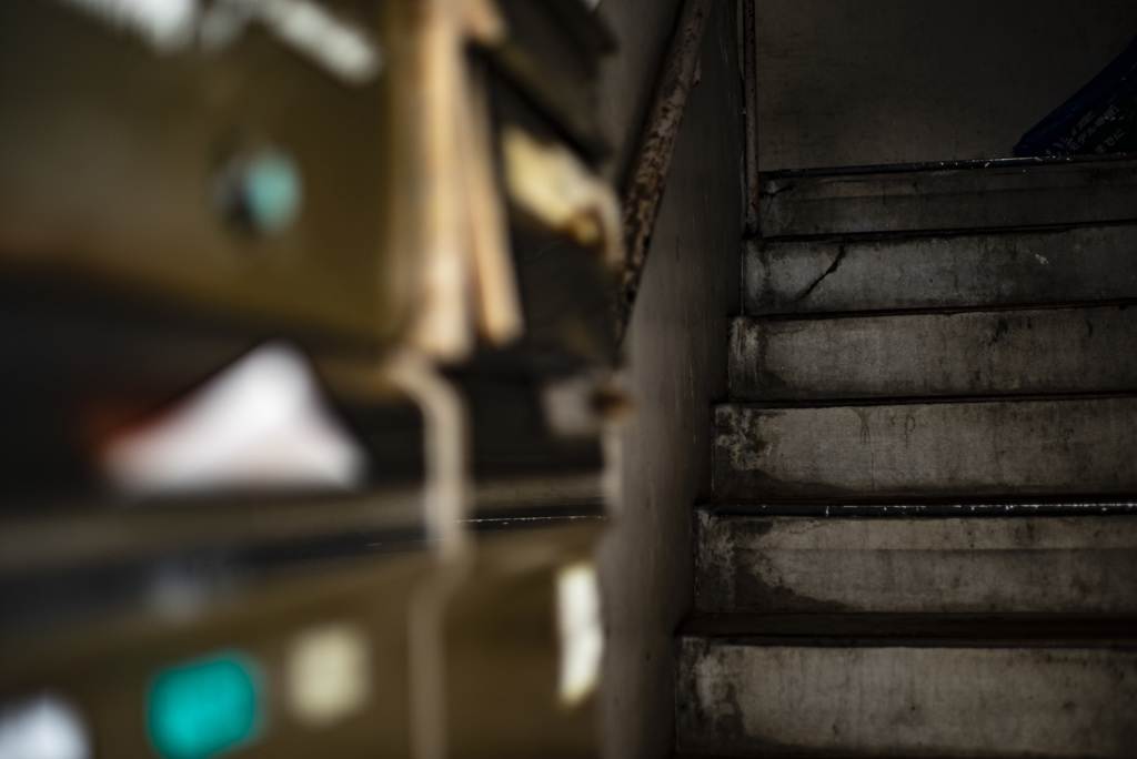 郵便受け　階段