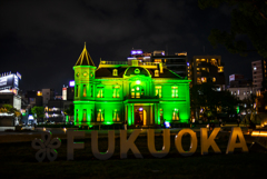 変な色のライトアップ 変な色のライトアップ