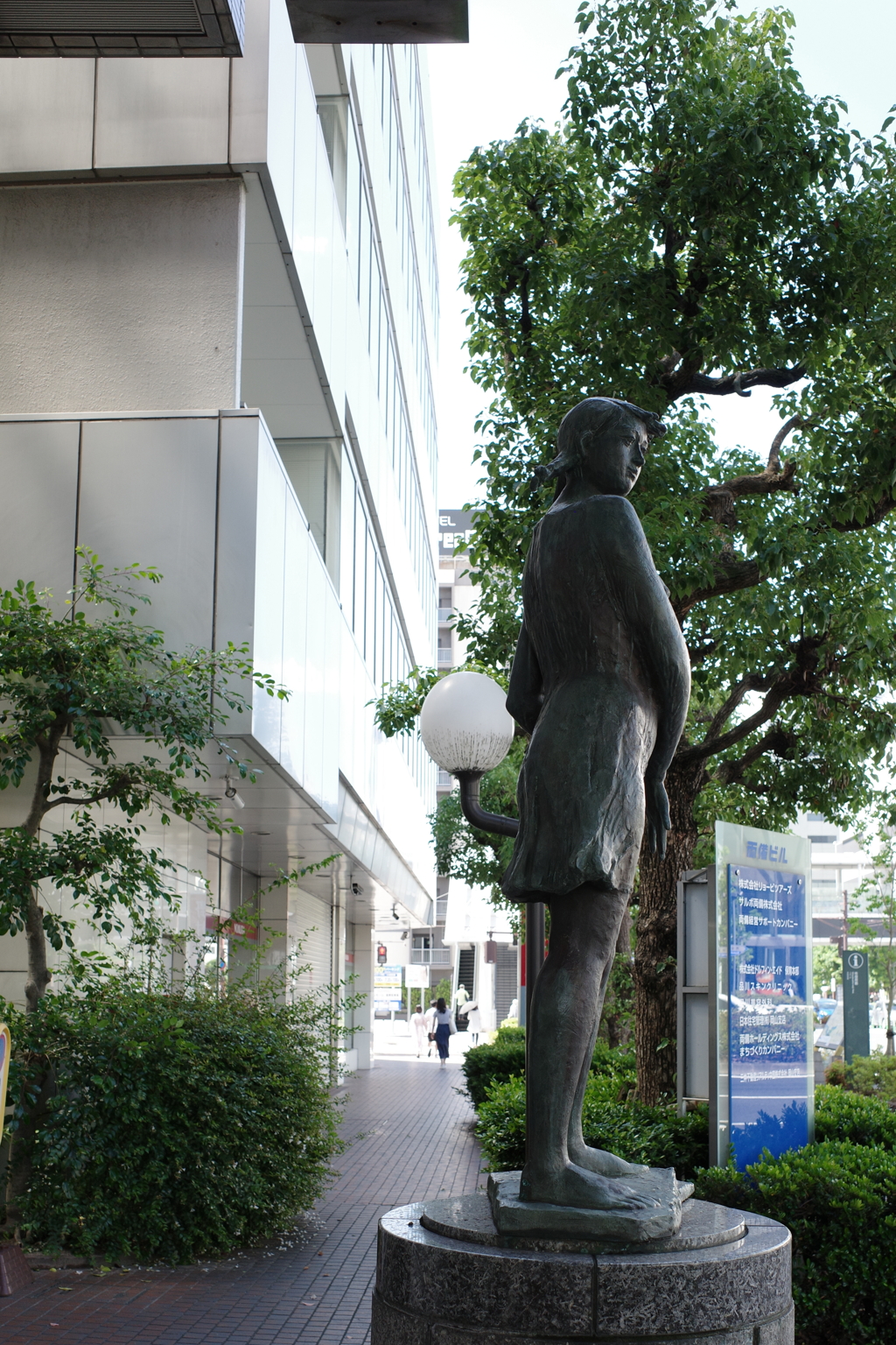 薄暑 ブロンズ像