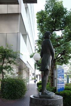 薄暑 ブロンズ像