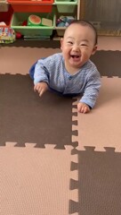 ハイハイできた ハイハイできた