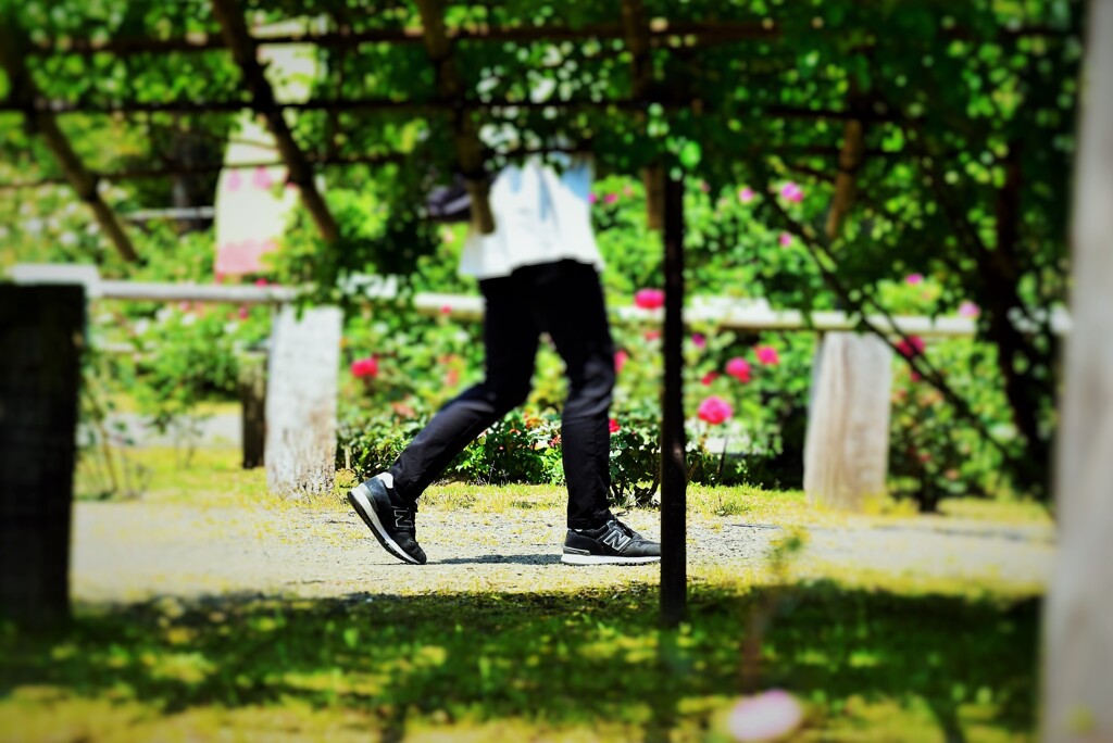 黒いスニーカー