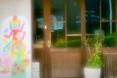そこら辺の店先