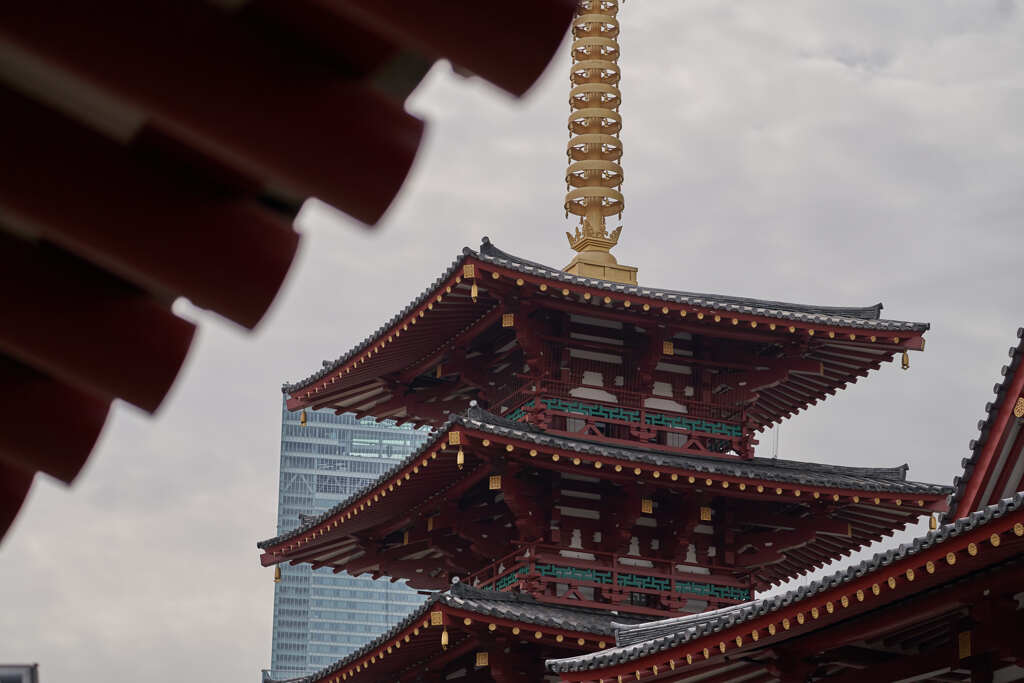 あべのハルカスと五重塔です。