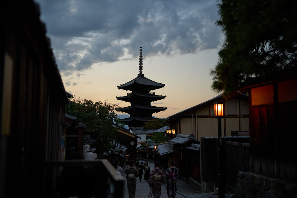 夕方の八坂の塔。