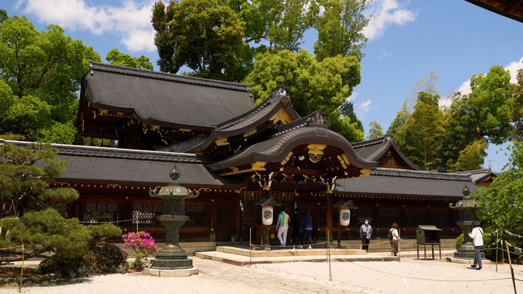 祝日の今宮神社。