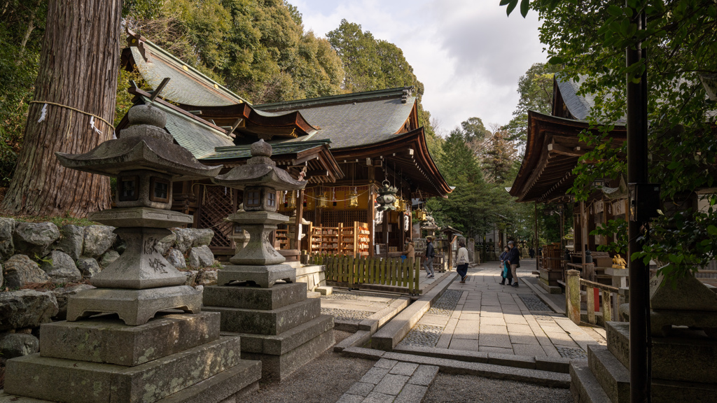 日牟礼八幡宮の本殿。