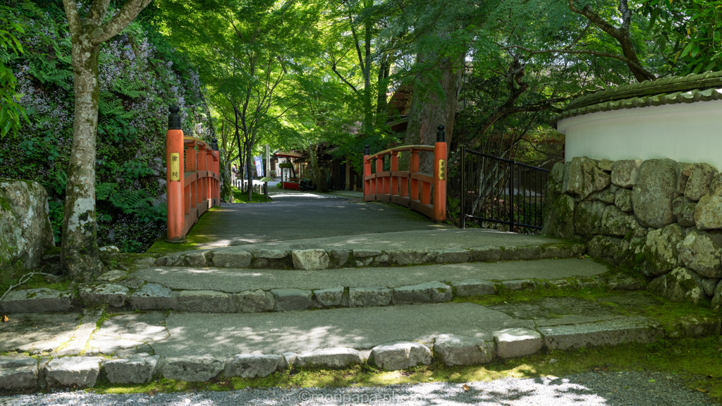 大原、律川の橋。