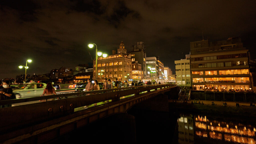 四条大橋。